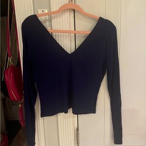 Long sleeve L blue v neck crop top | Large Perfect Navy Long Sleeve Shirt